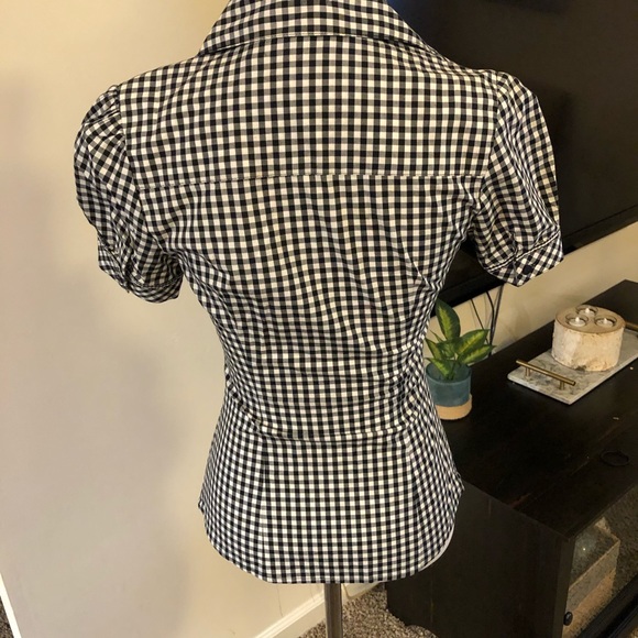 Guess super cute gingham button down bubble sleeve - Picture 7 of 11
